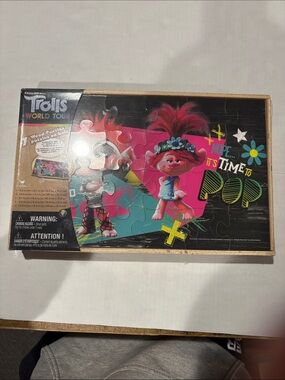 Trolls world tour Puzzle Tray - Kids Toys